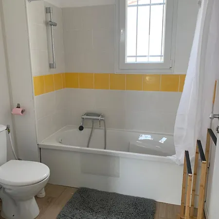Vila Climatisee Proche Centre-ville, Parking *