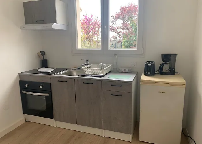 Climatisee Proche Centre-ville, Parking Villa *